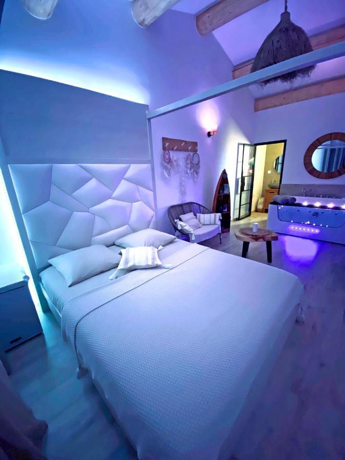 Villa Cocoon - Love Room Cocooning & 50 Nuances Cuges-les-Pins Luaran gambar